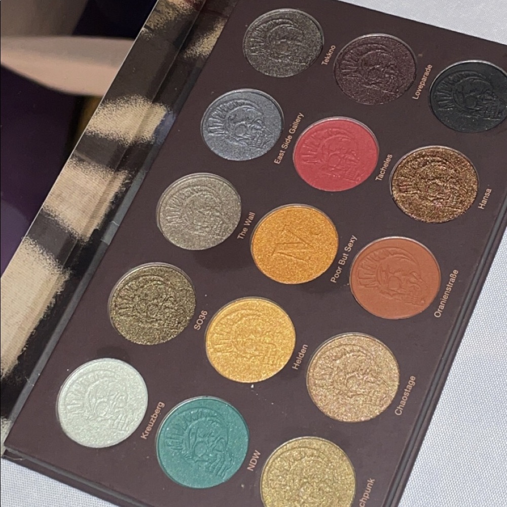 eyeshadow palette